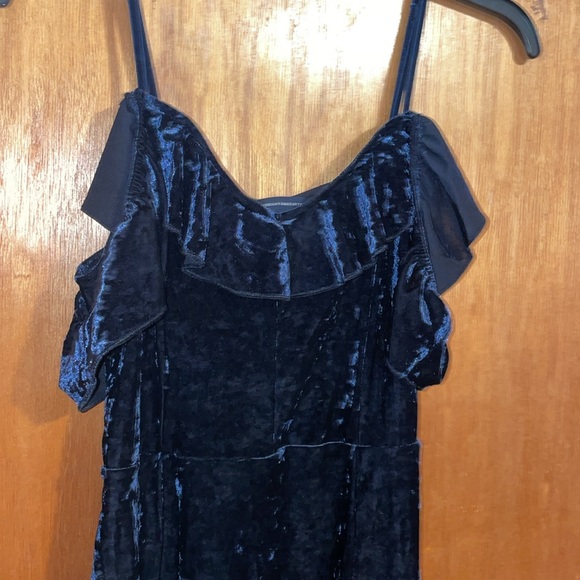 •AMERICAN EAGLE OUTFITTERS•NAVY RUFFLE VELVET/VELOUR COLD SHOULDER  DRESS MEDIUM - Picture 6 of 13